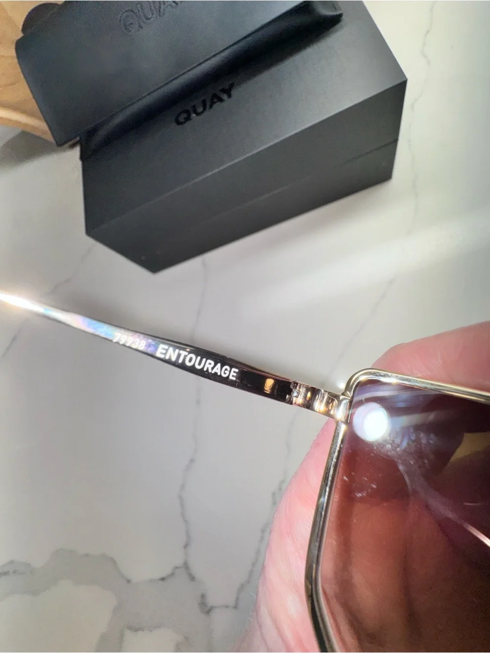 Quay (NIB) Entourage limited edition shield sunglasses in gold/brown gradient